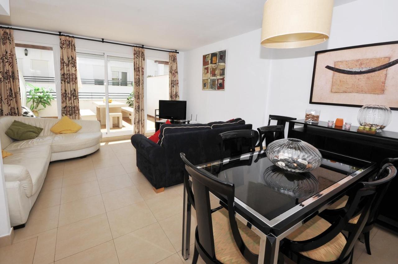 3 Bedroom Townhouse Benahavis Village 외부 사진